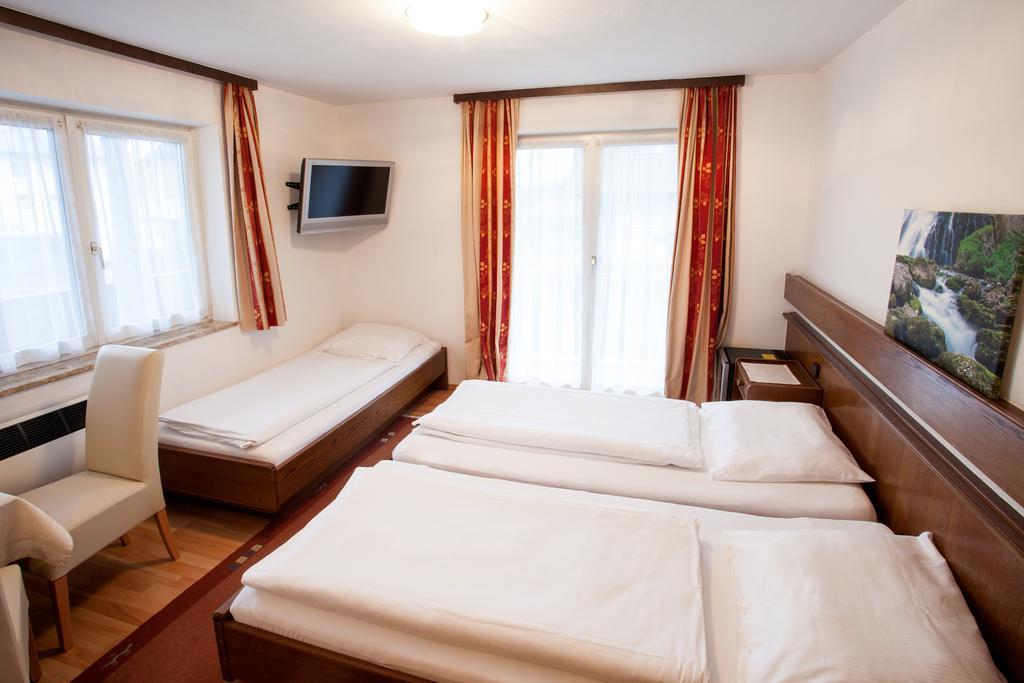 Gaestehaus Sunkler Golling an der Salzach Room photo